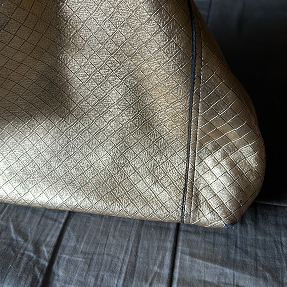 Bottega Veneta bag in gold unbelievably beautiful - Picture 9 of 17